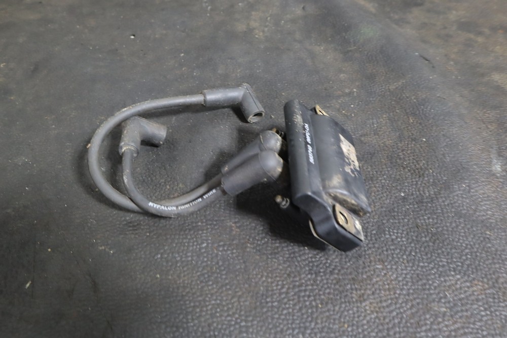 JOHNSON 40HP OUTBOARD IGNITION COIL SPARK PLUG CAP 583740