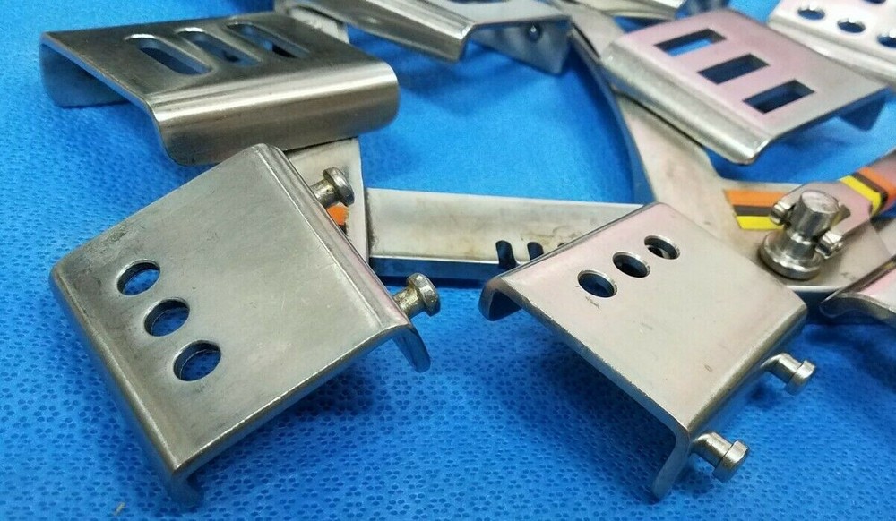 (N) Retractor (B267)