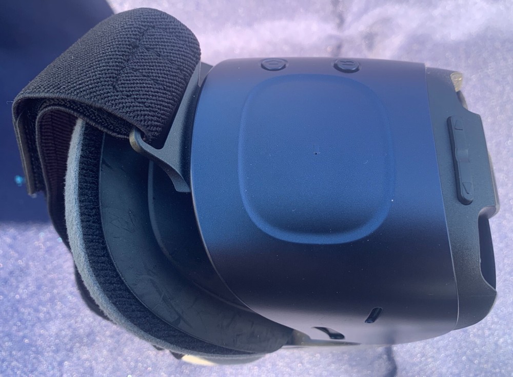 Samsung Gear VR OCULUS Virtual Reality Headset WITH Gear VR Controller