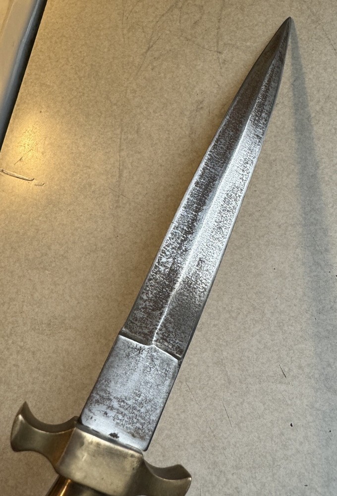 Unmarked Dagger With Leather Sheath