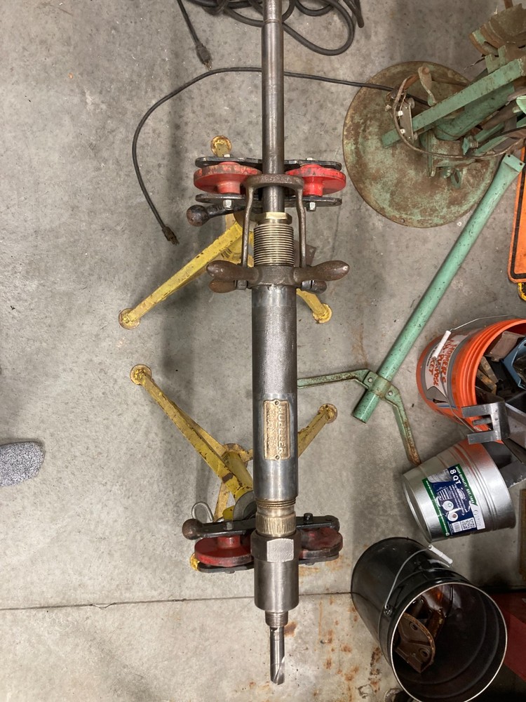 Mueller Model D4 Drilling/Tapping Machine