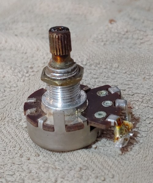 Original 1955 Model 11993 STACKPOLE Potentiometer READS 0.556m Split Shaft