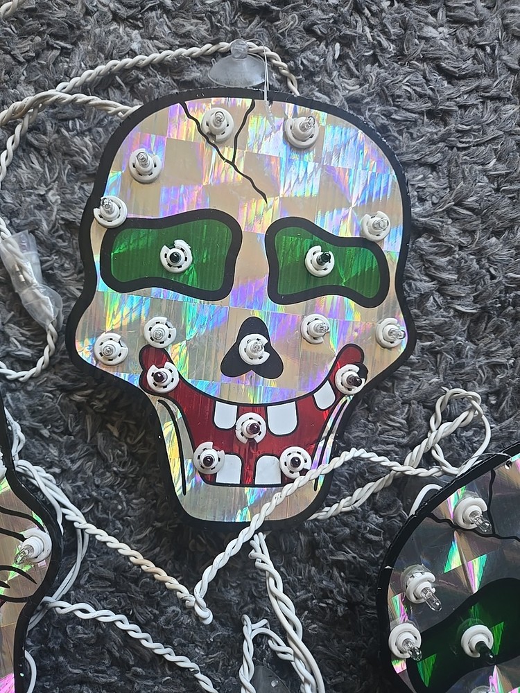 Halloween String Up Lighted Skulls Decoration Working