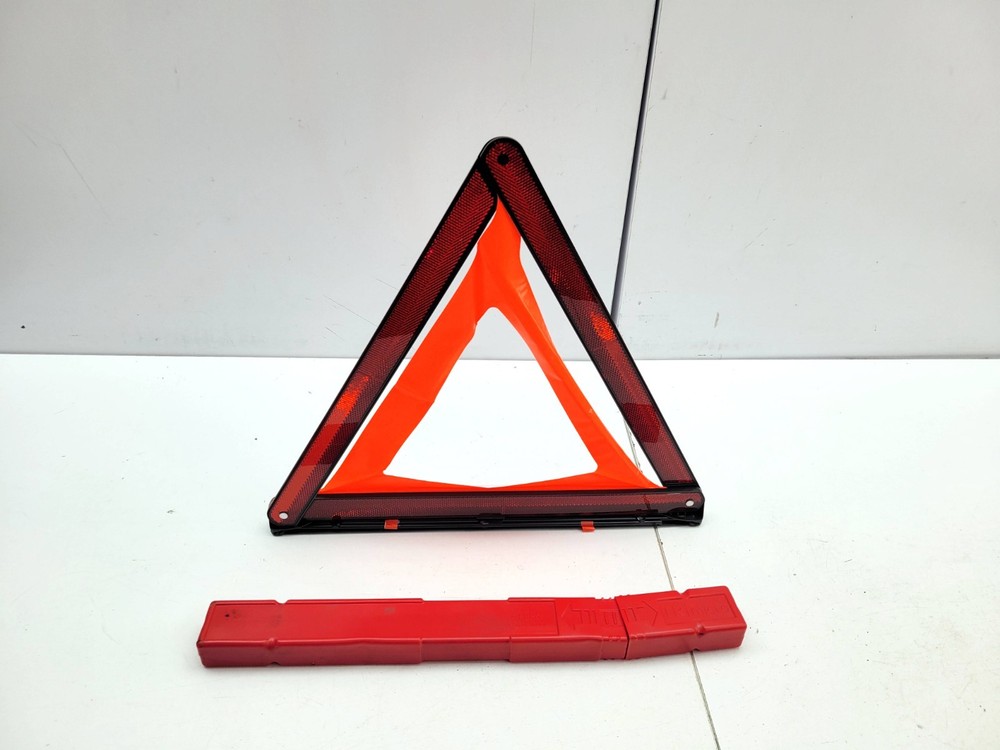 EMERGENCY WARNING HAZARD TRIANGLE 8K0860251 AUDI Q3 2012
