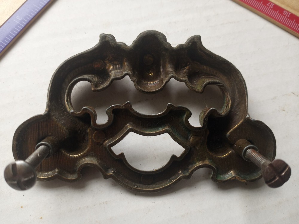 1 CABINET or drawer Hardware handle