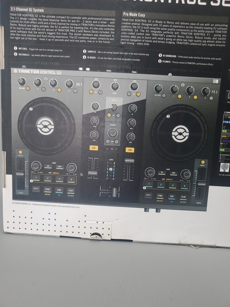 Native Instruments TRAKTOR KONTROL S2 DJ Controller