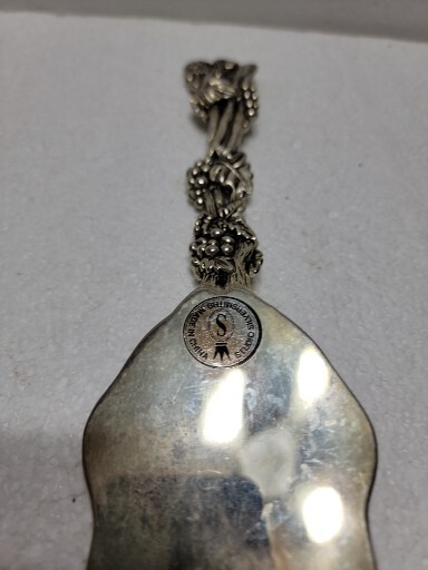 Serving Cake Knife Silverplated Grape Motif Studio Silversmiths(23)