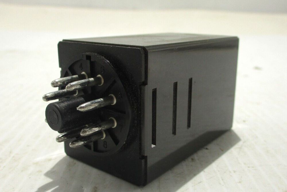 NEW IDEC GT3W-A66 ELECTRONIC TIMER 24V