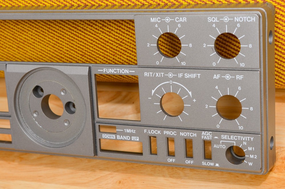 KENWOOD TS-440S FRONT PANEL (Lot 107)
