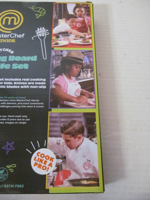 MasterChef Junior Kitchen Cutting Board & Knife Set for Ages 6+