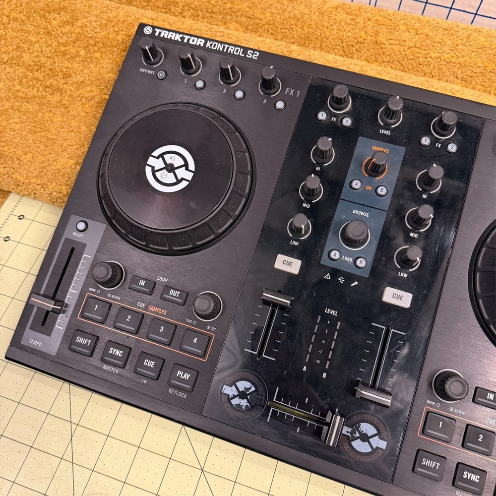 Native Instruments Traktor Kontrol S2 Mk1 2 Channel DJ Controller TESTED WORKS