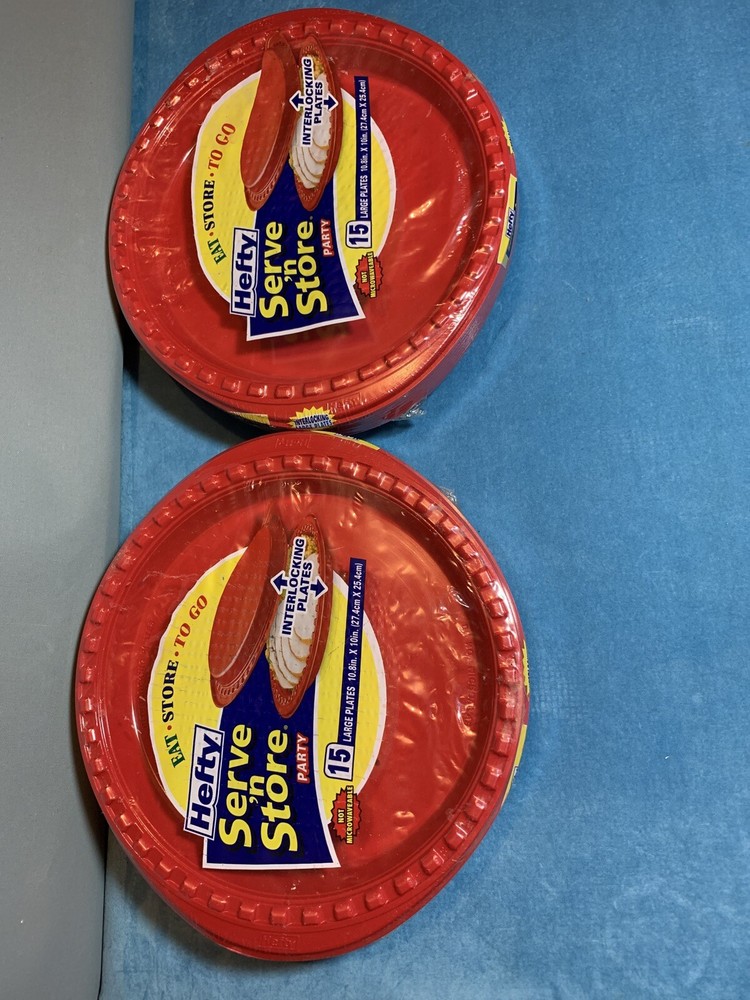 Hefty Serve 'n Store Interlocking Plates 15 Large Plates 10.8" X 10" RED X2