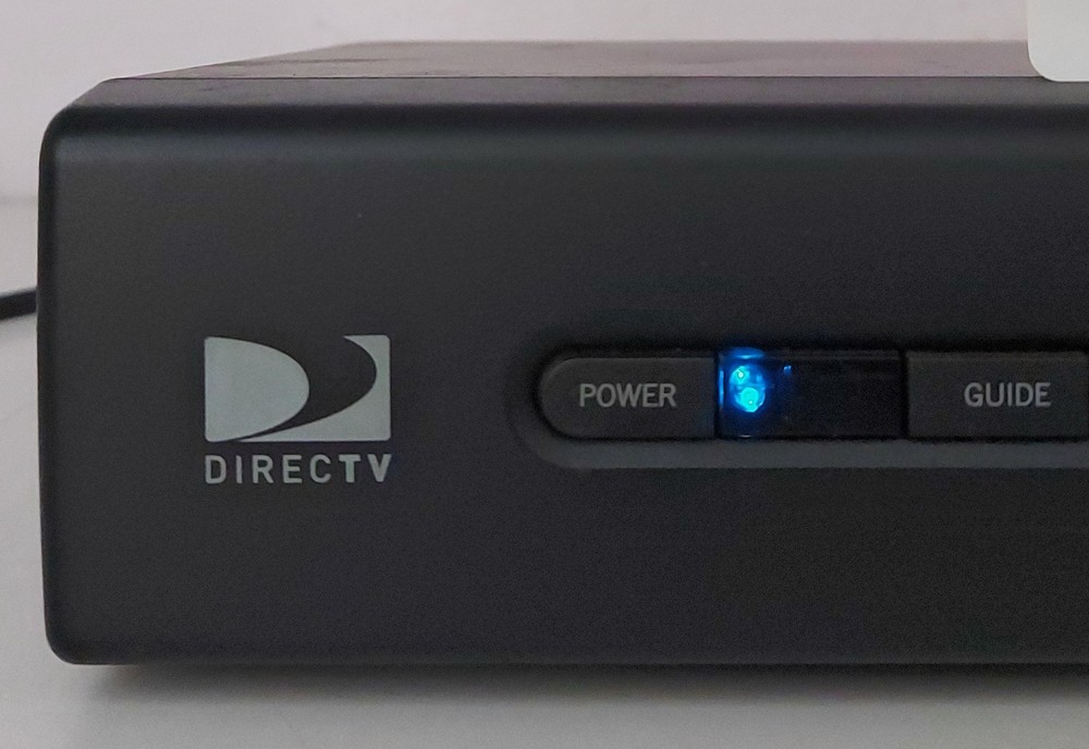 DIRECTV D12-100 Standard Definition Satellite TV Receiver