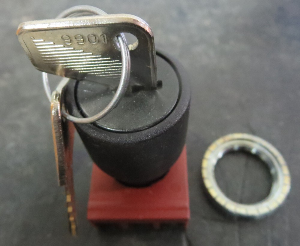 GE P9XSCZ3C01 Pushbutton Key Selector Switch