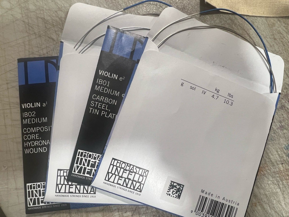 Infeld blue Violin stings set 4/4