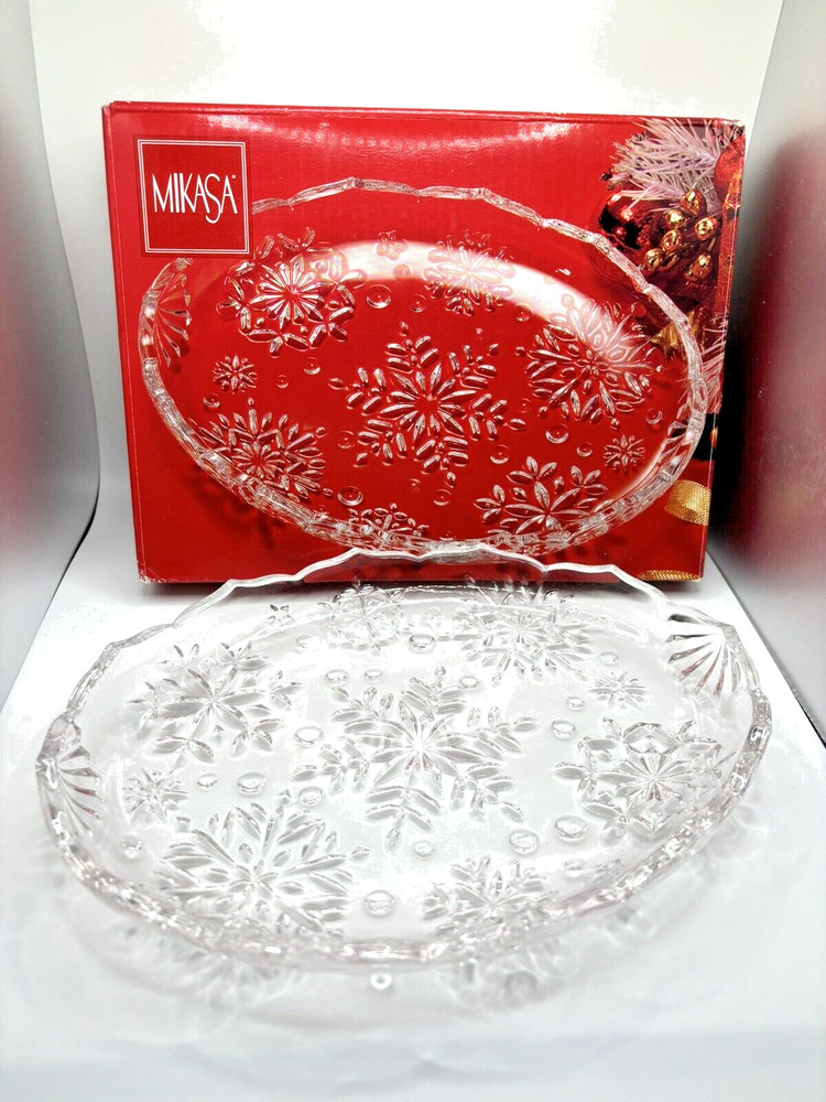 Mikasa Snowflake Sweet Dish 9.5"