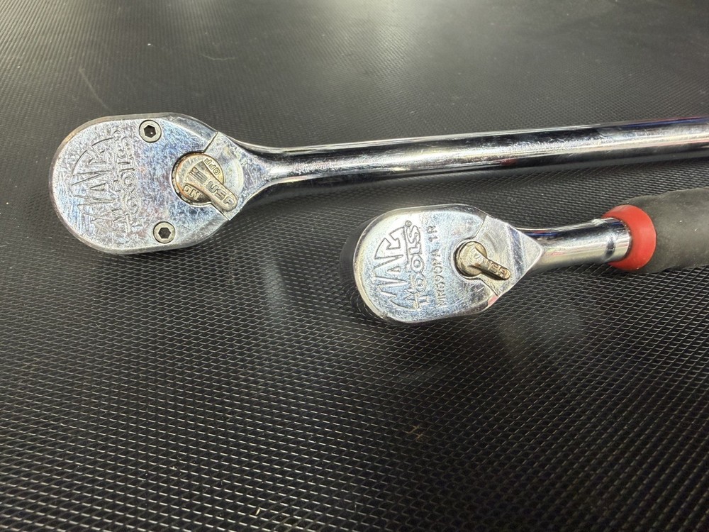 Mac Tools Axis 1/4" & 3/8” Ratchet Set