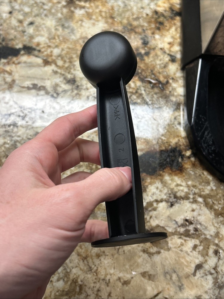 De'Longhi EC685M Dedica Deluxe Automatic Espresso Machine