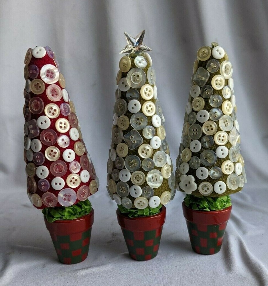 CHRISTMAS BUTTON TREE PIN CUSHION LOT. RED, GREEN DECORATIVE, FUNCTIONAL