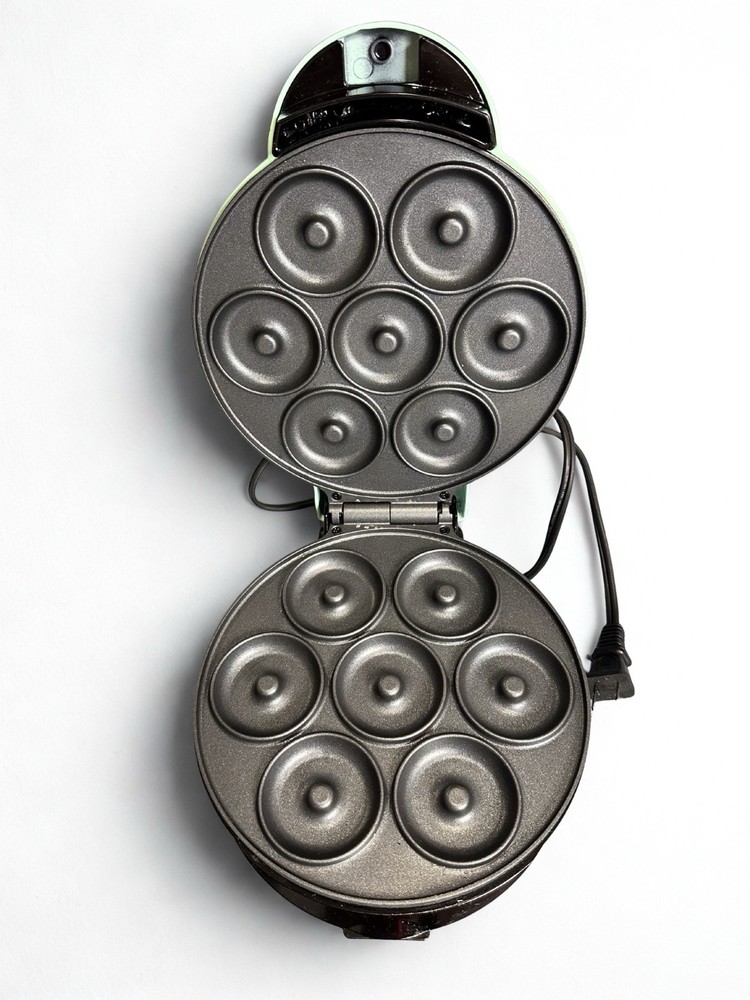 Mini donut maker, double-sided non-stick, space-saving design