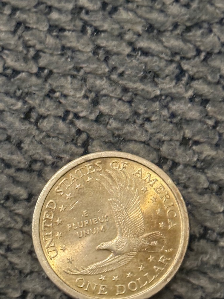 Usada moneda de un dolar 2000 d