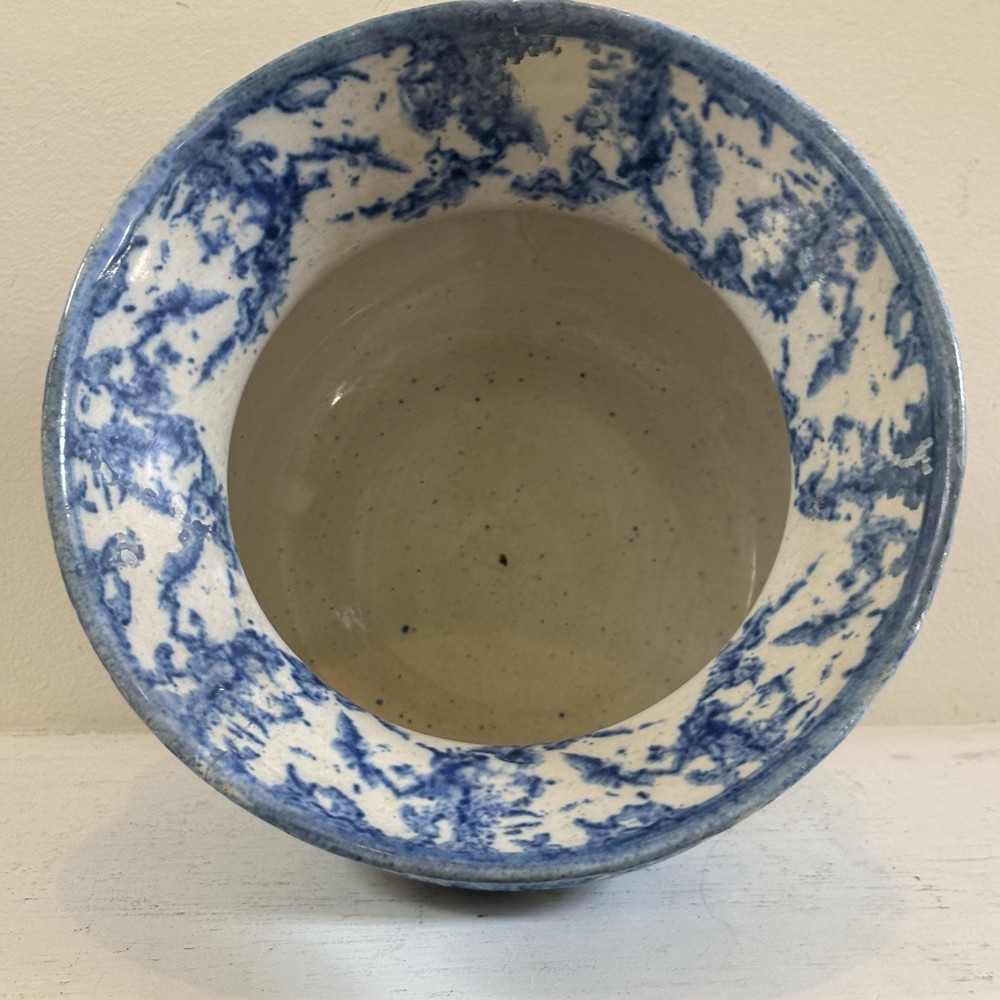 Vintage Blue on White Sponge Ware Spittoon Cuspidor 7.5” Diameter, 5” Tall