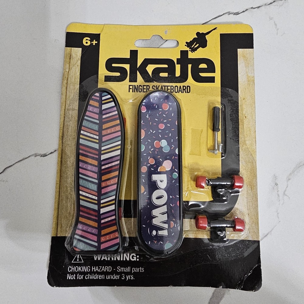 Skate Finger Skateboard Extra Wheels & Screws and Mini Screwdriver
