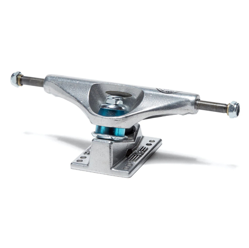 Venture V8 Trucks Polished Silver 6.1