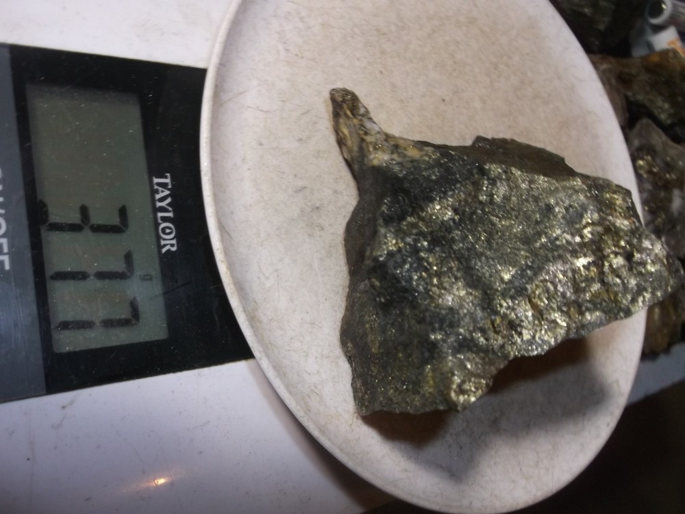 Gold, silver, copper, 377 grams samples ,ore high grade .