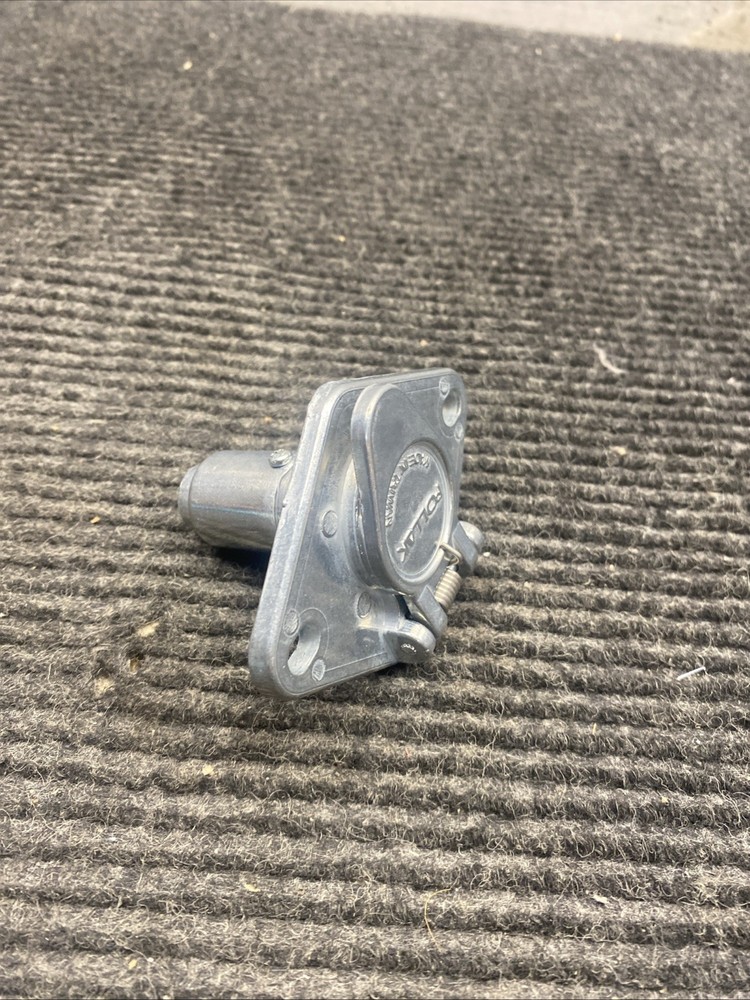 POLLAK 11-404EP 4-Way Connector Socket