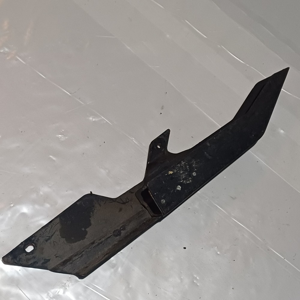 GENUINE SUZUKI RF900 1995-99 CHAIN GUARD CHAINGUARD