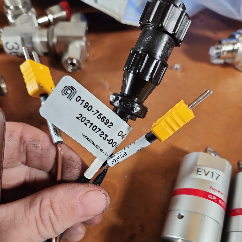 Applied Materials Fujikin Ckd Manifold Pneumatic With Cable