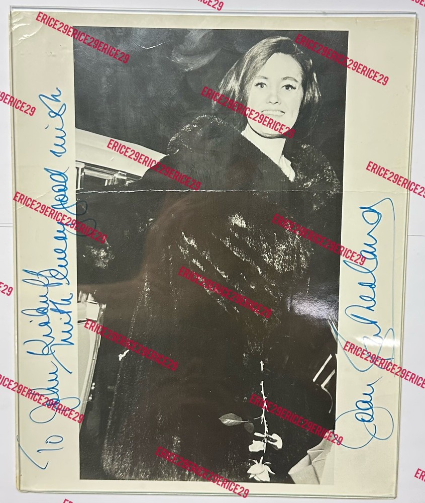 Joan Sutherland Opera Soprano Signed 8” x 10” B/W Photograph
