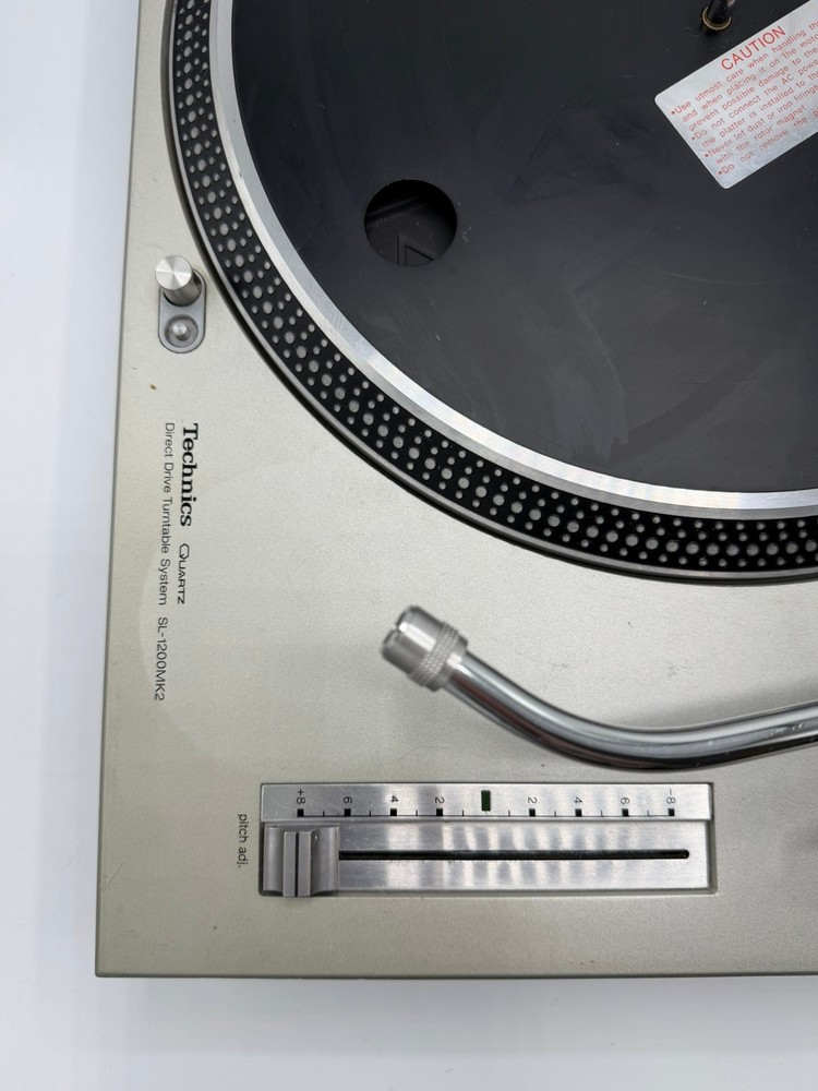 Technics 1200 MK2 Turntable with two headshell