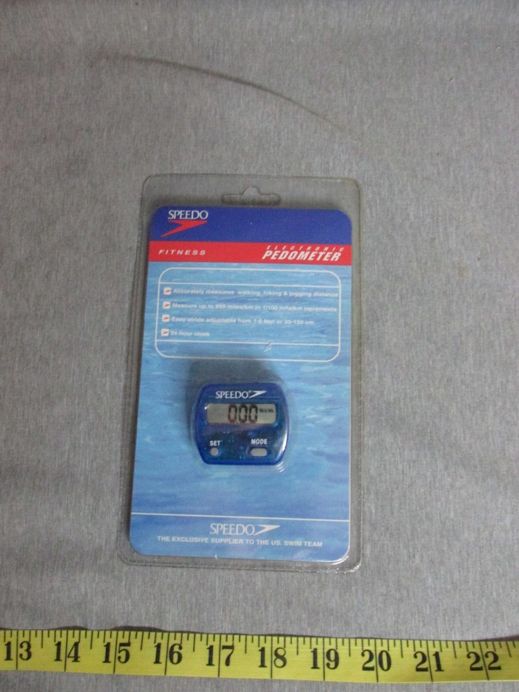 SPEEDO ELECTRONIC PEDOMETER NEW SEALED