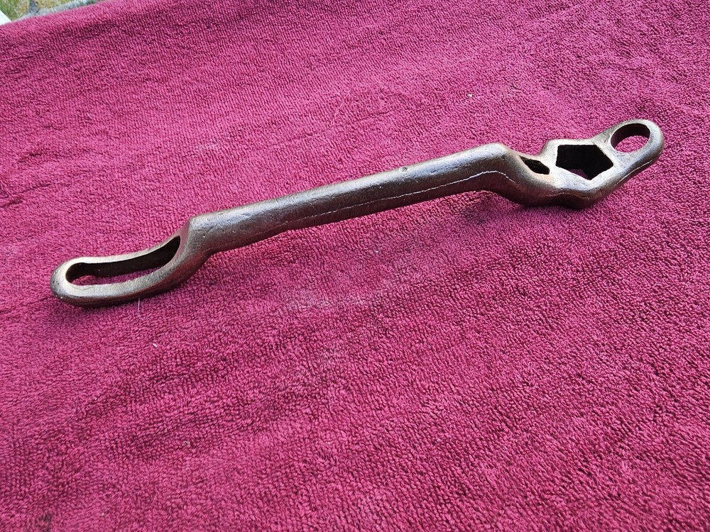 Vintage Unmarked Bronze Hydrant Wrench.