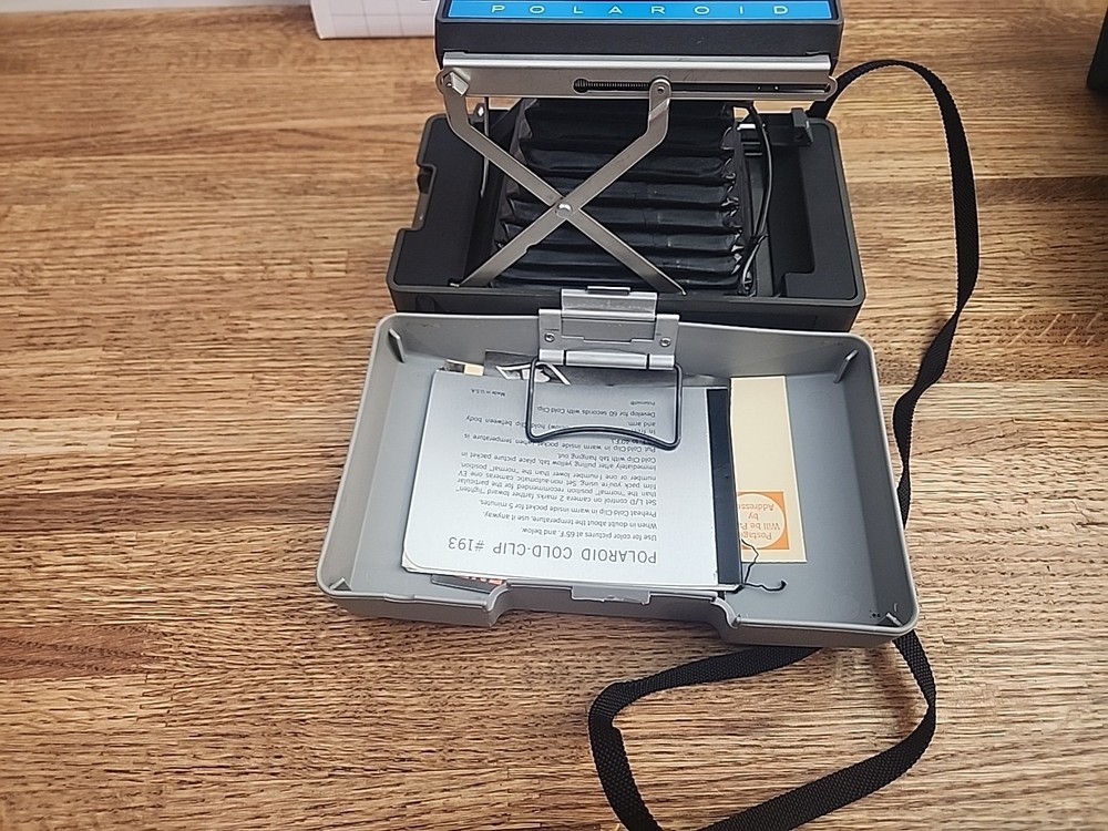 Vintage Polaroid Automatic 210 Land camera With Original Case