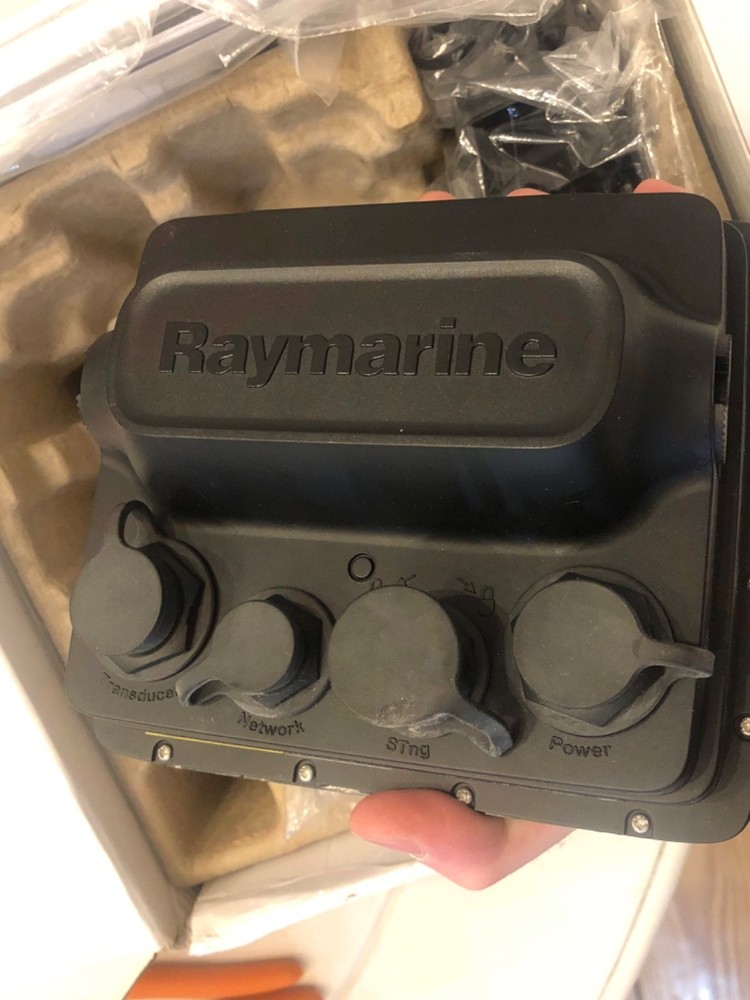 Raymarine A67 Multifunction Display E70077 Open Box