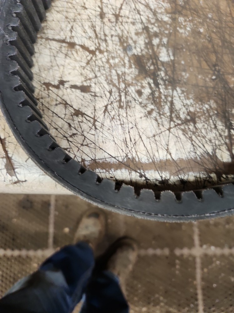Dayco 140-5157 belt used