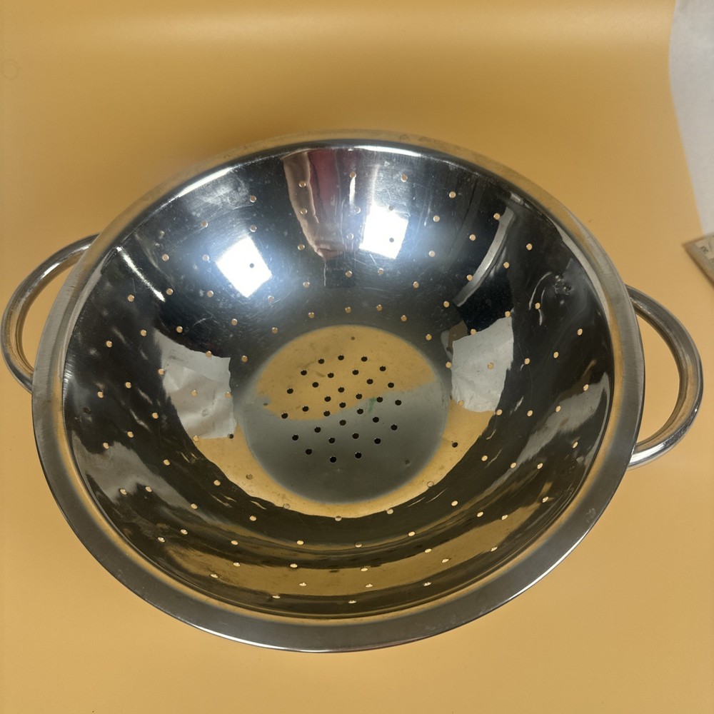 Stainless Steel Double Handled COlander/Strainer 9" with Base