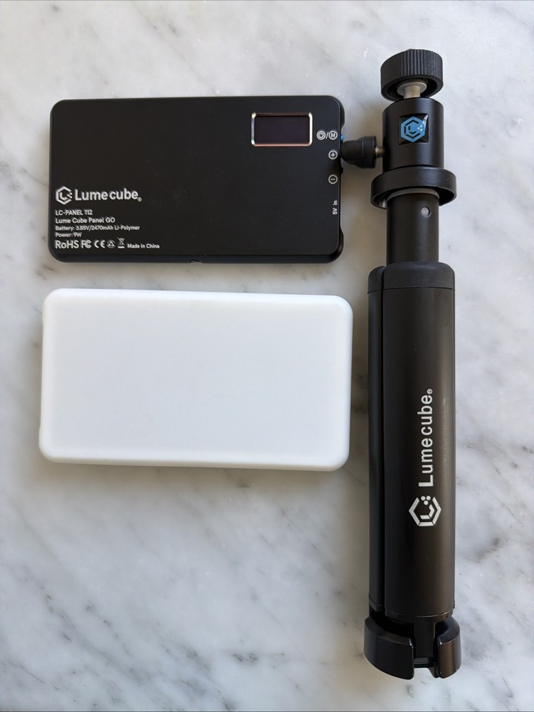 Lume Cube Panel Go Light LC-PANEL 112 9W w/ Diffuser, Tripod, Swivel Head