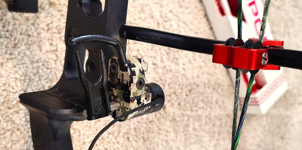 PSE DRIVE 3B COMPOUND BOW RIGHT HANDED WITH ACCESSORIES