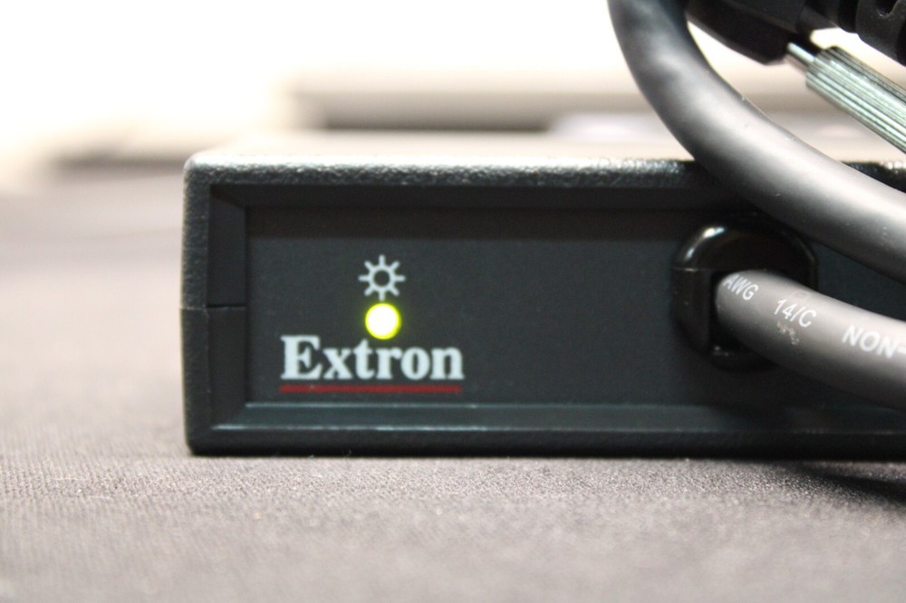 Extron Versa Tools P/2 DA2 Plus VGA/SVGA Distribution Amplifier