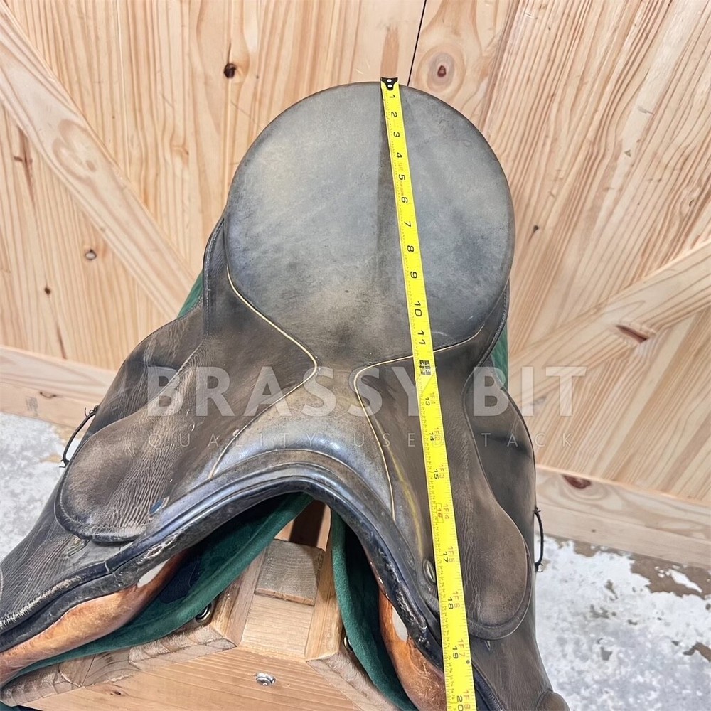 17.5" Stubben Romanus Dressage Saddle