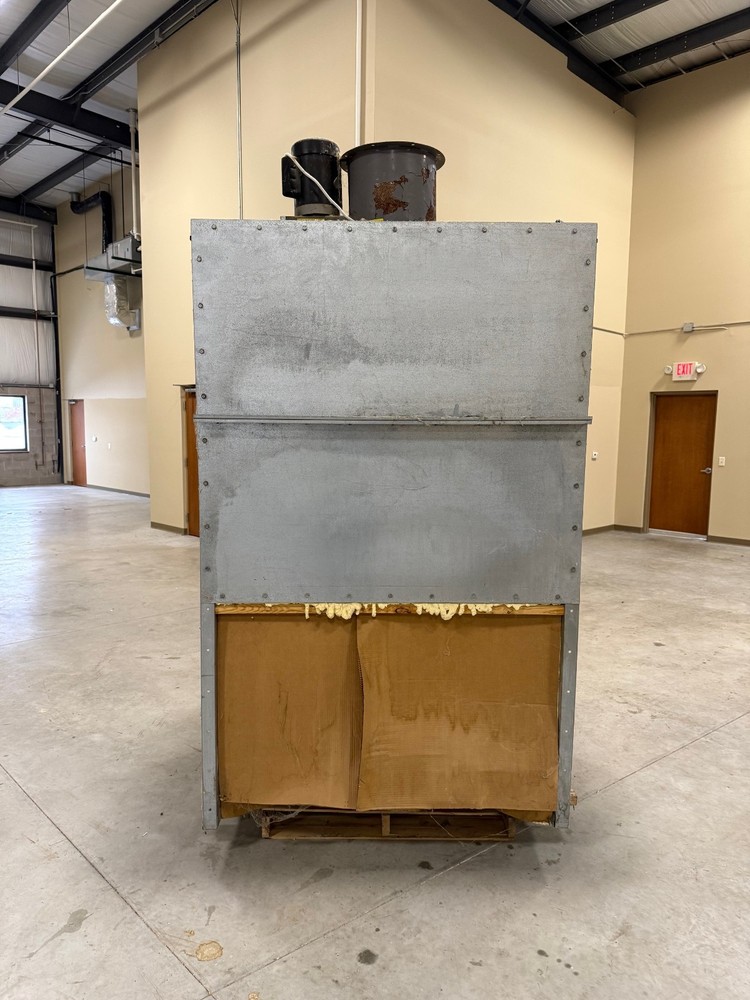 4ft spray booth, with overhead lights