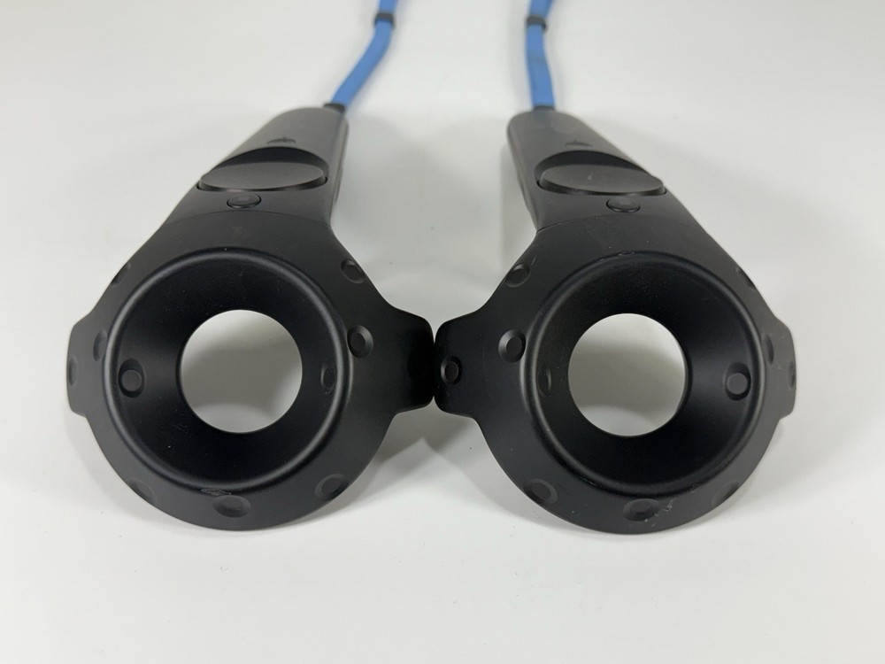 HTC Vive Virtual Reality System Bundle with Controllers - Missing Link Box