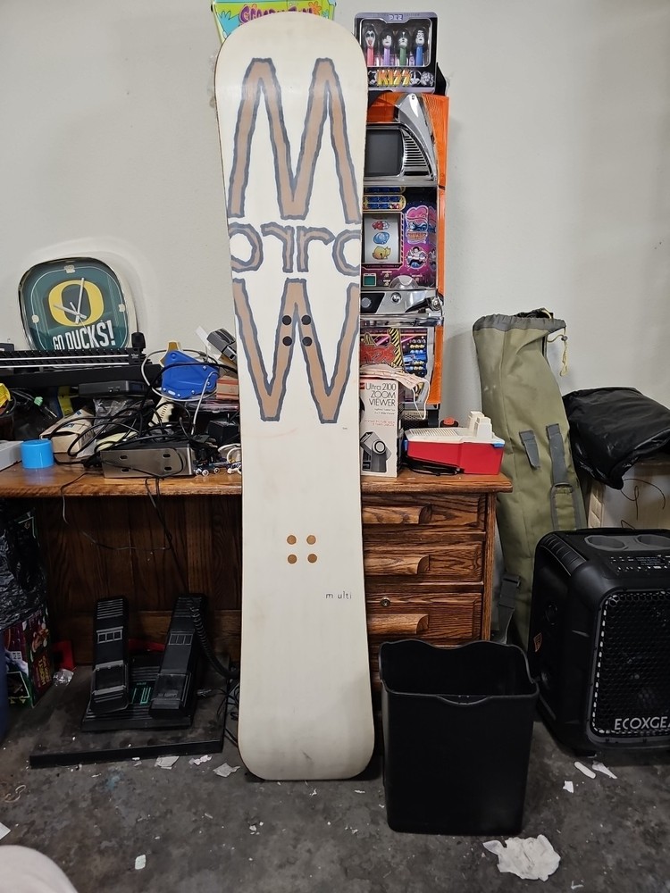Morrow Snowboard 165cm. No Bindings