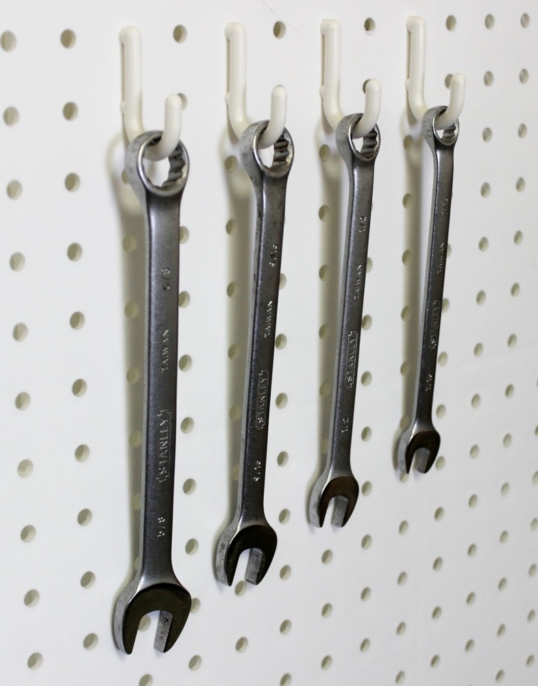 100 Peg Hooks 1/4" Pegboard tool & craft organizers