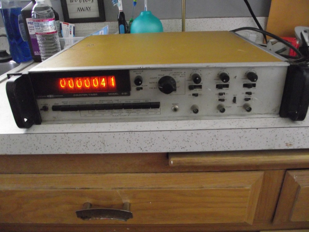 SYSTRON DONNER COUNTER/TIMER MODEL 6151.