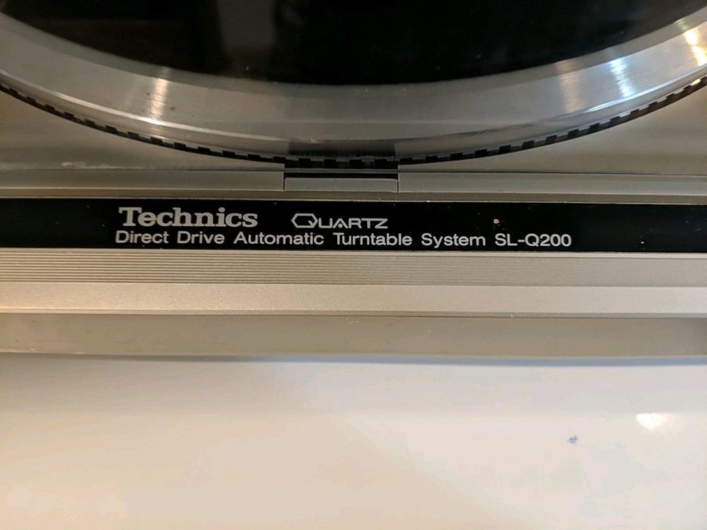Technics SL-Q200 Quartz Direct Drive Automatic Turntable - Tested - See Video